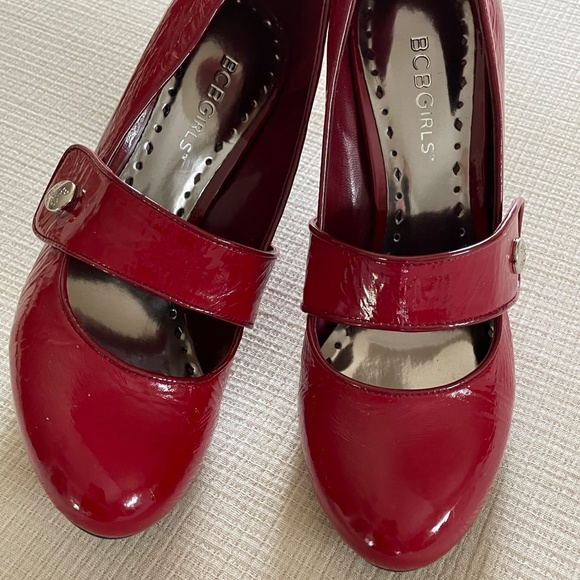 BCBGirls Womens Patent Leather Shoe - Picture 2 of 4